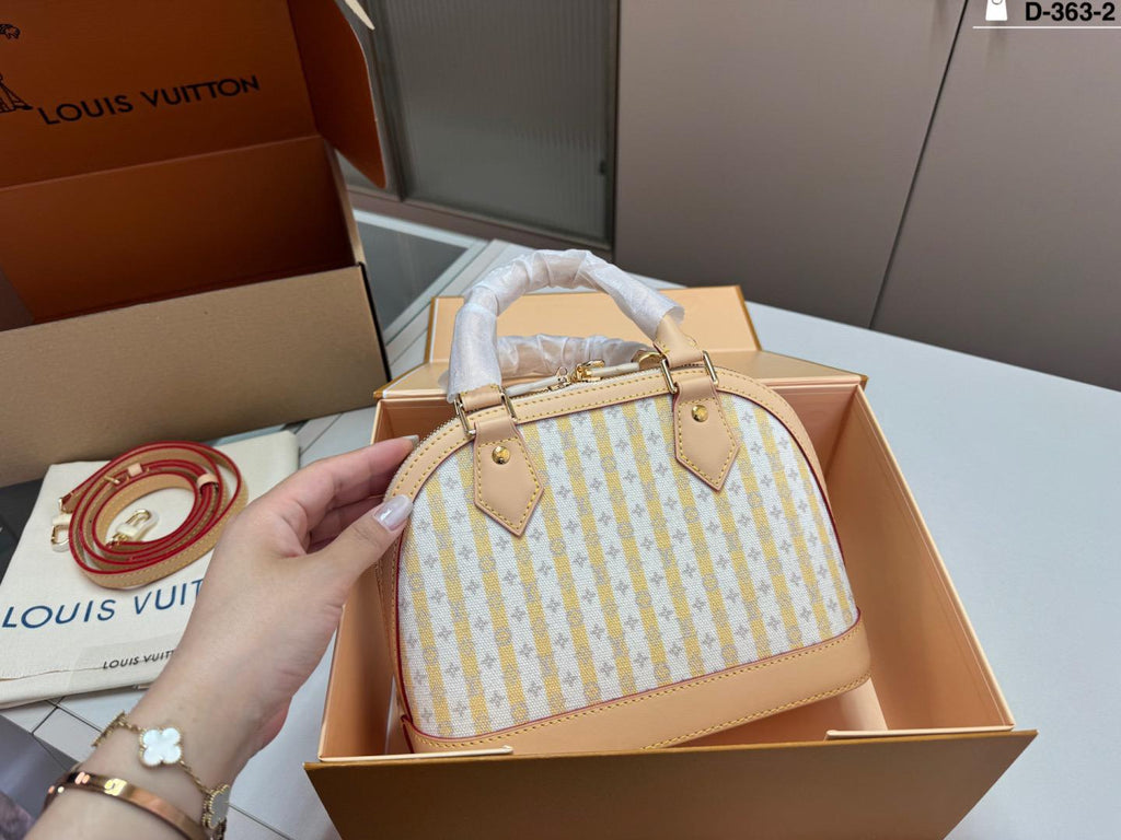 LOUIS VUITTON