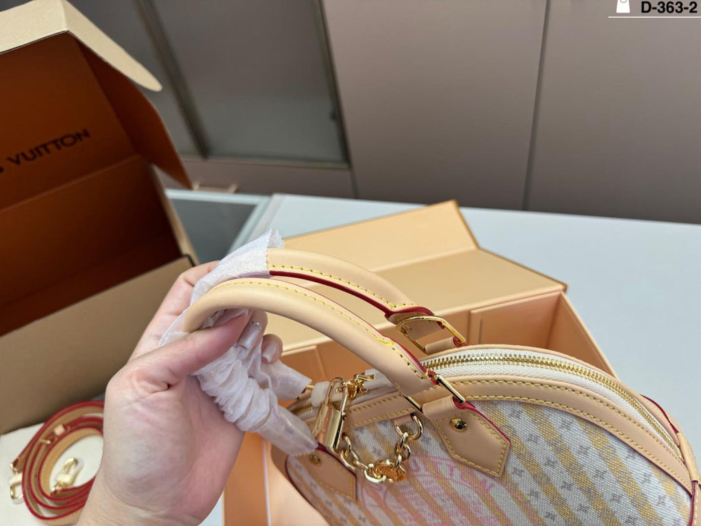 LOUIS VUITTON