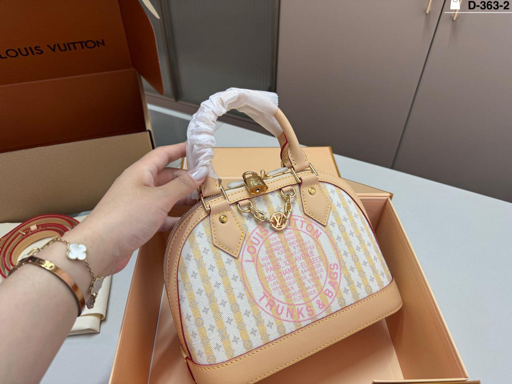 LOUIS VUITTON