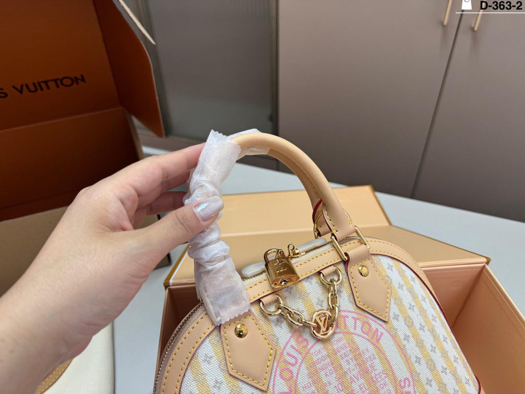 LOUIS VUITTON